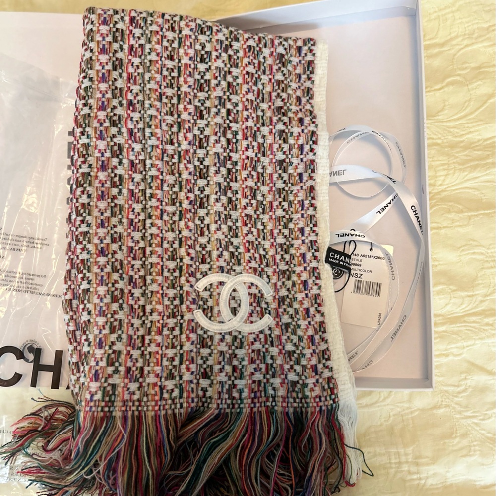 CHANEL 100% Cashmere scarf NWT